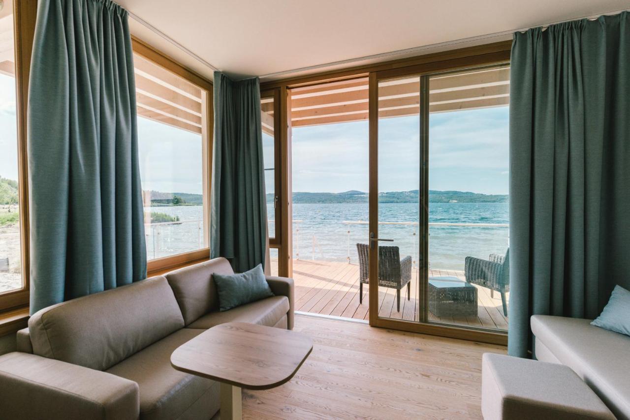 Großes Doppelzimmer mit eigenem Zugang zum See
